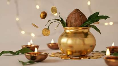 Akshaya Tritiya 2025 : देश में कहां-कहां मनाई जाती है अक्षय तृतीया, जानिए क्या है परंपरा How Akshaya Tritiya is Celebrated Differently Across India Rituals Tradition Punjab Bengal Odisha