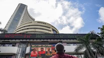Share Market: उतार-चढ़ाव के बाद बढ़त के साथ बंद हुआ शेयर बाजार, सेंसेक्स 105 अंक चढ़ा; जानें निफ्टी का हाल Share Market Alert: Sensex Nifty see high volatility after India avenges Pahalgam attack