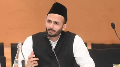 संभल सांसद जियाउर्रहमान बर्क बोले: पीएम को आरआरएस प्रमुख ने नहीं दी जन्मदिन की बधाई, कहीं कुछ गड़बड़ तो नहीं Sambhal MP Barq said: RSS chief did not wish PM on his birthday; something is amiss