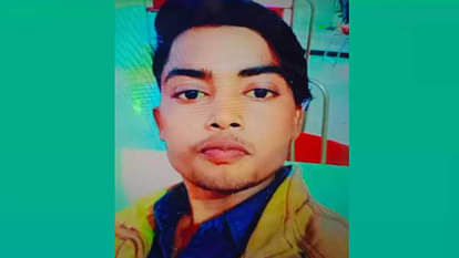 Etawah: पिता की डांट से क्षुब्ध युवक ने फंदा लगाकर दी जान, गेहूं के गठ्ठर पलटाने से मना करने पर फटकारा था Etawah: Upset by his father's scolding, the young man hanged himself to death