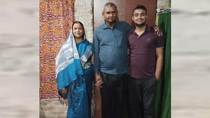 यूपीएससी: छप्पर के स्कूल से शुरू हुई शिक्षा की बुनियाद, किसान के बेटे ने 248वीं रैंक हासिल कर पाया मुकाम Ashutosh Shukla got success in fourth attempt, got 248th rank in UPSC