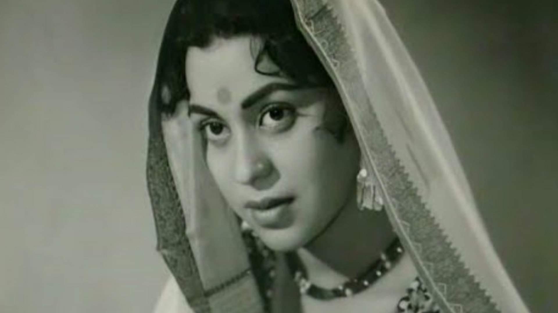 Kumkum Birth Anniversary: गुरुदत्त की खोज थी ये अभिनेत्री, बॉलीवुड ही नहीं भोजपुरी में भी दिखाया अभिनय का जादू Know about life story and career of actress kumkum on her birth anniversary