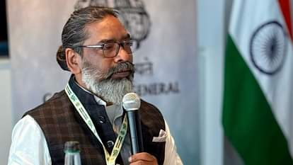 Jharkhand Cabinet: हेमंत सरकार ने सरकारी कर्मचारियों-पेंशनधारियों को दिया तोहफा, 34 प्रस्तावों पर लगी मुहर Jharkhand Cabinet: Hemant government gave a gift to government employees and pensioners