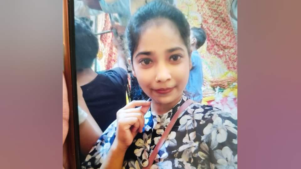UP: 'मौत से पहले दोनों घंटों तड़पे... सल्फास की 17 गोलियां खाईं'; प्रेमी युगल की खुदकुशी मामले में बड़ा खुलासा Gorakhpur Lovers Die by Suicide After Consuming Poison Semi-Naked Bodies Found in Gorakhpur Field