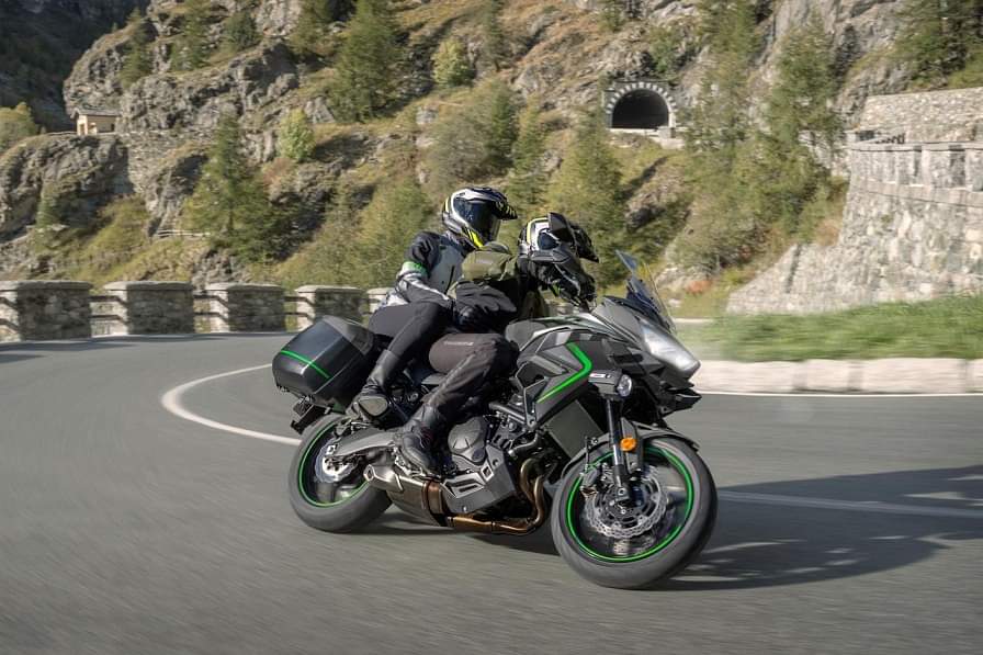 2025 Kawasaki Versys 650: 2025 कावासाकी वर्सेस 650 भारत में लॉन्च, जानें कीमत और फीचर्स 2025 Kawasaki Versys 650 launched in India Know Price Features Specifications