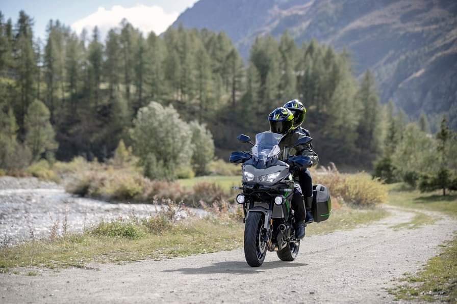 2025 Kawasaki Versys 650: 2025 कावासाकी वर्सेस 650 भारत में लॉन्च, जानें कीमत और फीचर्स 2025 Kawasaki Versys 650 launched in India Know Price Features Specifications