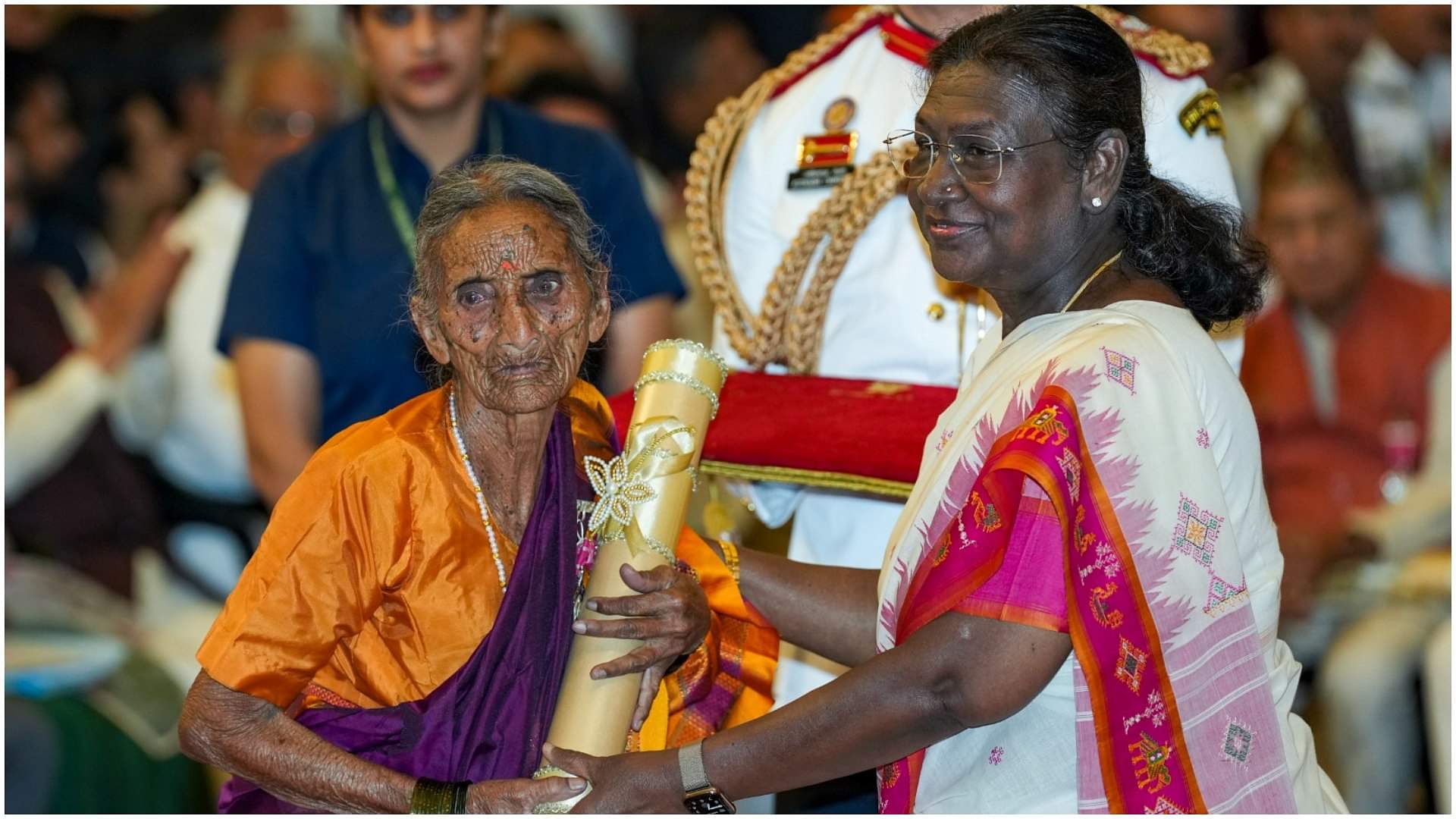 Padma Awards: कौन हैं पद्मश्री से सम्मानित 96 साल की भीमव्वा, जिनके बिना अधूरी है तोगलु गोम्बेआटा की परंपरा Padma Awards 2025 Who is 96 year old puppeteer bhimavva Doddabalappa Shillekyathara Got Padma Shri