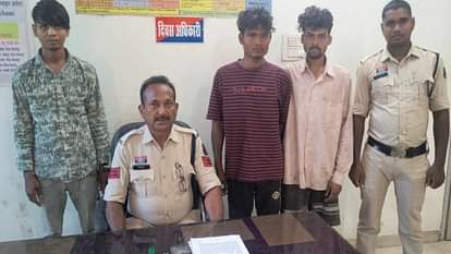 Chhattisgarh: शराब की दुकान में घुसकर चोरी, मुखबीर से मिली सूचना; सीसीटीवी की होगी जांच Theft by breaking into a liquor shop In Bilaspur