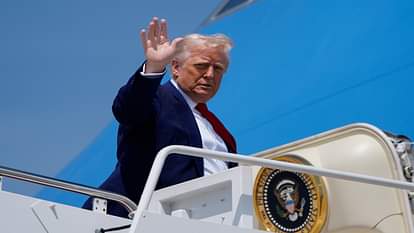 Donald Trump: चार दिवसीय मध्य पूर्व दौरे पर रियाद पहुंचे ट्रंप, युवराज मोहम्मद बिन सलमान ने किया स्वागत Saudi crown prince welcomes president donald Trump to kingdom as US leader begins four-day Middle East tour
