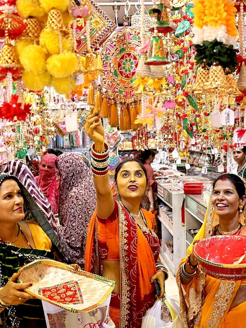 इंदौर के बाजारों में छाई अक्षय तृतीया की रौनक