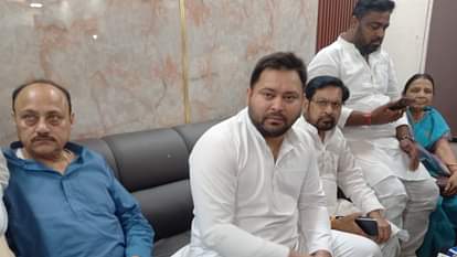 Bihar News: तेजस्वी यादव ने चिराग पासवान से पूछे कई सवाल, सीएम नीतीश कुमार के बारे में ऐसा कहा Bihar news: Tejasvi Yadav has said that CM Nitish Kumar is mentally ill retired officers are running state