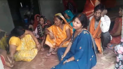Basti News: ननिहाल आई किशोरी का फंदे से लटकता मिला शव, रात में भोजन कर सोने गए, सुबह पंखे से झूल रहा था The body of a teenager was found hanging from a fan in a room of the house in Basti
