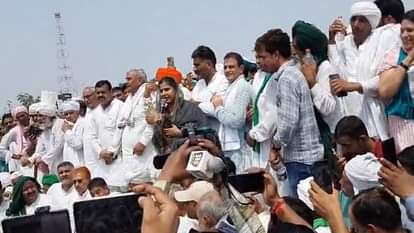 राजनीतिक हलचल: मुजफ्फरनगर में भाकियू की पंचायत में रालोद विधायकों की मौजूदगी से खलबली, लगाई जा रहीं ये अटकलें Political stir: Presence of RLD MLAs in BKU Panchayat in Muzaffarnagar created a stir