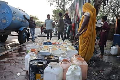Indore: स्वच्छता में नंबर वन इंदौर तरस रहा पानी को, 25 प्रतिशत इलाके में नहीं पहुंची नर्मदा Indore: Indore, number one in cleanliness, is yearning for water, Narmada has not reached 25 percent of the ar