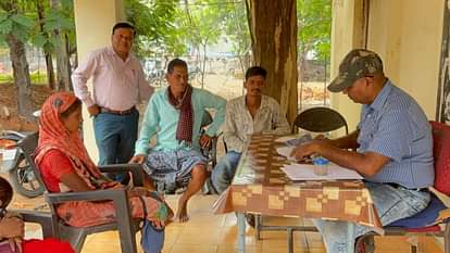 Korba: झाड़-फूंक के चक्कर में युवक की मौत, सांप के काटने के बाद अस्पताल ले जाने के बजाय बैगा के पास गए परिजन A young man died due to snake bite in Korba