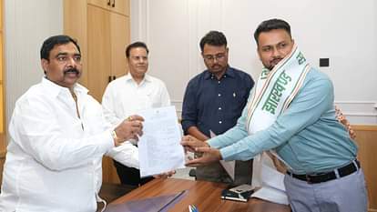 Jharkhand: युवाओं को प्रशिक्षण देकर दक्ष बनाने का निर्देश, नव चयनित प्रशिक्षण अधिकारियों को मिला नियुक्ति पत्र Jharkhand Instructions make youth skilled giving training newly selected officers received appointment letters