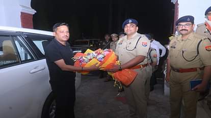 UP: बरेली में नवागत आईजी ने संभाला पदभार, एसएसपी ने किया स्वागत; एनकाउंटर स्पेशलिस्ट हैं अजय साहनी IG Ajay Sahni took charge in Bareilly SSP welcomed him