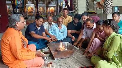Operation Sindoor: मौलाना शहाबुद्दीन बोले- पाकिस्तान को करारा जवाब; महंत ने किया यज्ञ... मिठाई बांट जताई खुशी Operation Sindoor Maulana Shahabuddin Razvi said Elimination of terrorists was very necessary