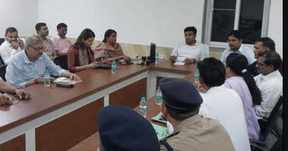 UP: छठ पर प्रशासन अलर्ट...घाटों पर मजिस्ट्रेट से लेकर गोताखोर तक तैनात, इसलिए बढ़ाई गई सुरक्षा Agra Administration on High Alert for Chhath Puja After Utangan Tragedy