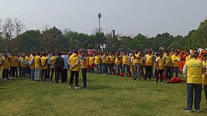 मुरादाबाद मंडल में मॉक ड्रिल: सायरन बजते ही जमीन पर लेट गए लोग, दौड़ने लगे दमकल वाहन, अस्पताल में अलर्ट Mock drill in Moradabad division: People lay down on ground as soon as siren sounded, alert in hospital