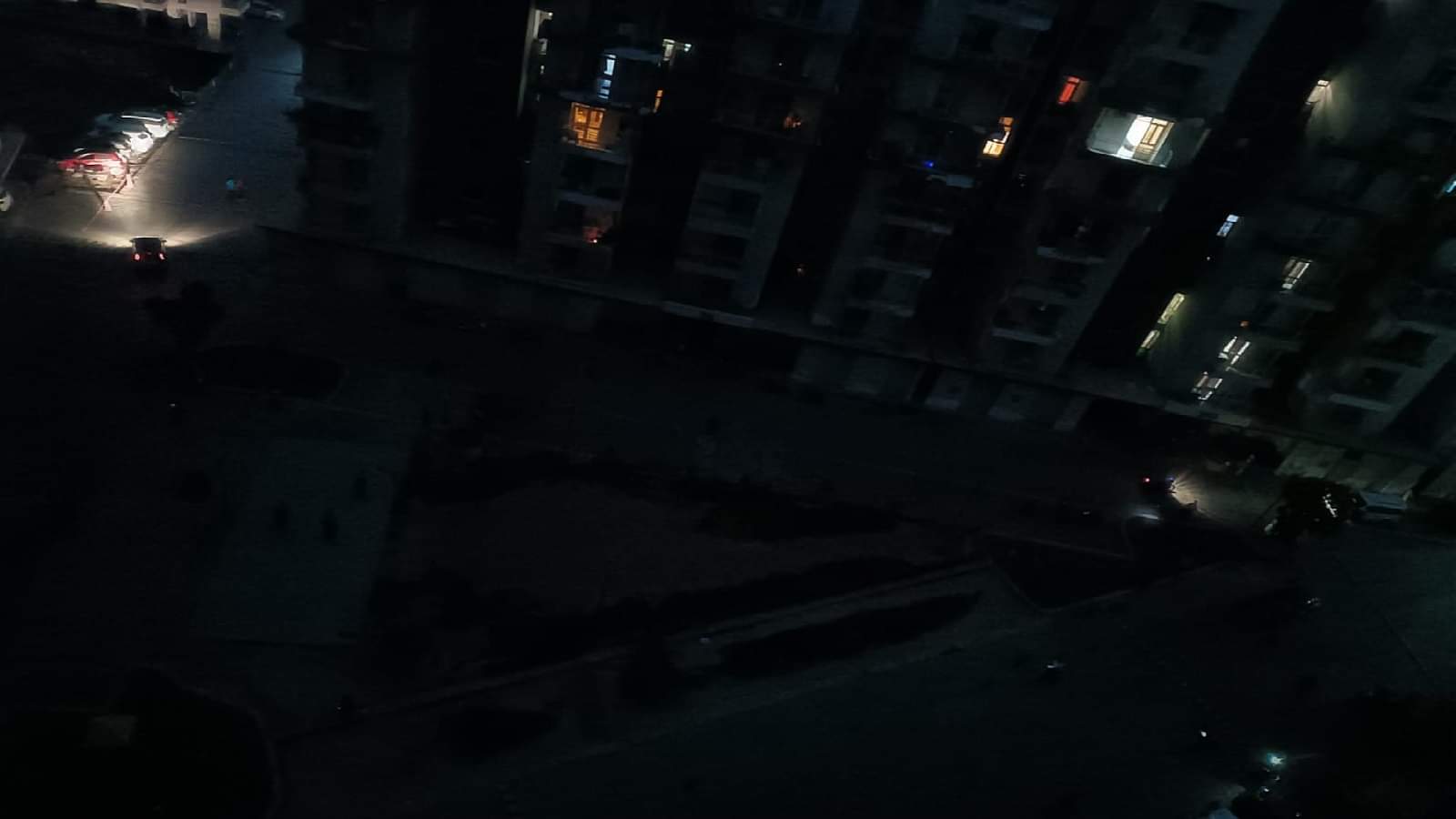 Delhi NCR Blackout: चारों तरफ हुआ घुप अंधेरा... हवाई हमले से बचाव के लिए मॉक ड्रिल के बाद हुआ ब्लैकआउट Blackout in Delhi NCR after mock drill to prevent air strike