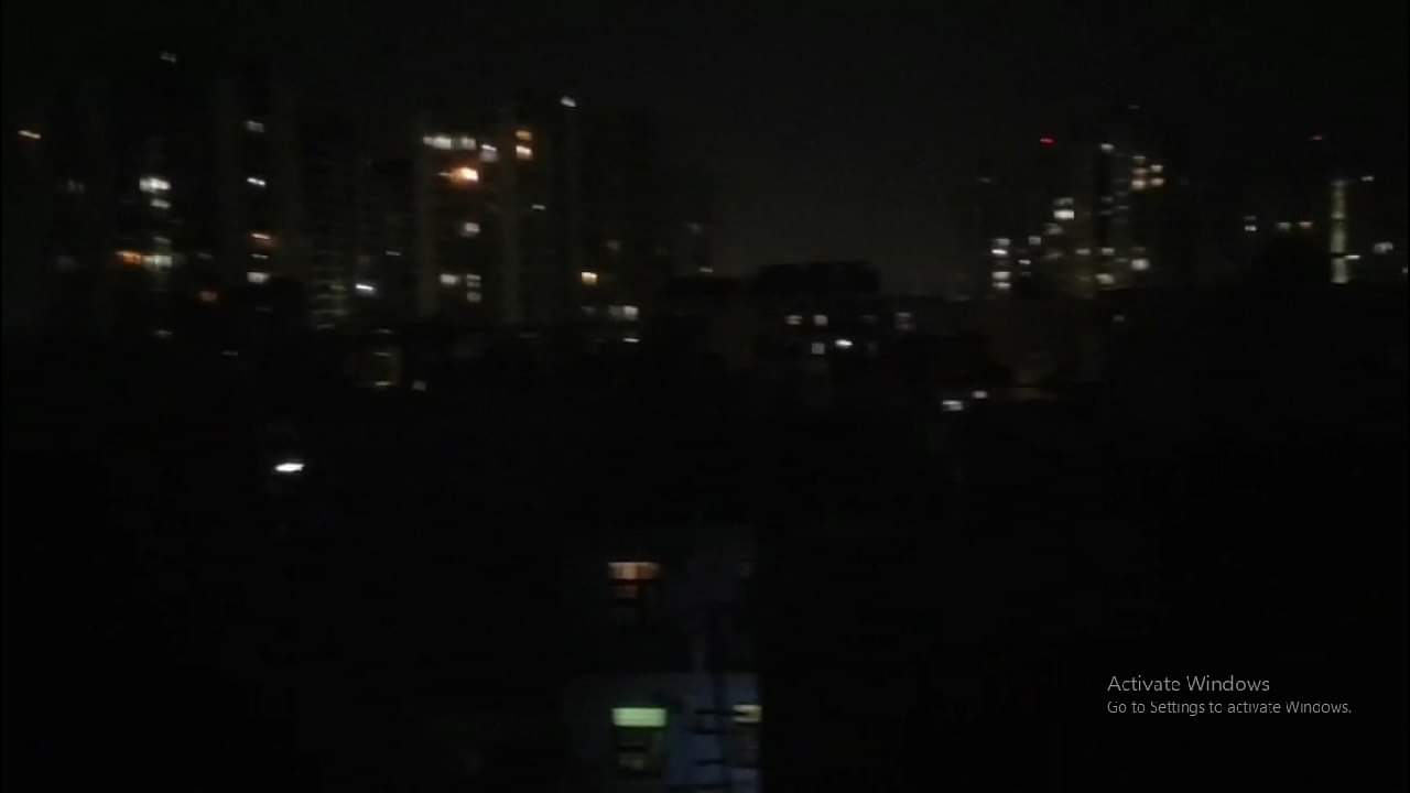 Delhi NCR Blackout: चारों तरफ हुआ घुप अंधेरा... हवाई हमले से बचाव के लिए मॉक ड्रिल के बाद हुआ ब्लैकआउट Blackout in Delhi NCR after mock drill to prevent air strike