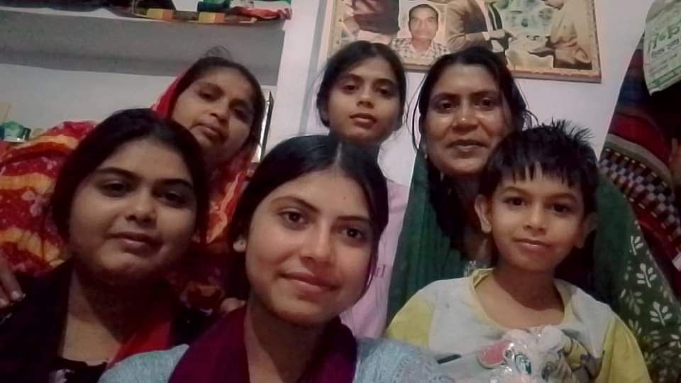 कर्नल सोफिया: बबीना में प्रशिक्षण... शत्रु को समझाया 'सिंदूर' का दम; झांसी में बतौर मेजर पद पर थीं तैनात Colonel Sophia Qureshi Trained in Jhansi Led the World to Witness Operation Sindoor's Power Against Terror