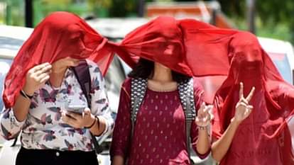 CG Weather News: छत्तीसगढ़ में 40 डिग्री के करीब पहुंचा पारा, इन क्षेत्रों में आज अंधड़ के साथ पड़ेंगी बौछारें Temperatures reach close to 40 degrees and these areas will receive thunderstorms and showers in Chhattisgarh