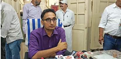Indo-pak Tension: सायरन बजने पर कैसे हो सतर्क...जोधपुर कलेक्टर ने बताई तरकीब; ब्लैक आउट को लेकर भी दी जानकारी Indo-Pak Tension: How to be alert when the siren sounds... Jodhpur Collector tells the trick
