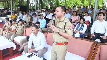 UP: फ्लाइट सेवा स्थगित होने से बहुत घबरा गए हैं सैलानी; लेह-लद्दाख में फंसे मुरादाबाद के पर्यटक Tourists from Moradabad stranded in Leh-Ladakh due to closure of air service