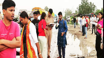 Fatehpur: पुलिस जीप सवारों के कंटेनर रोकवाने से बरातियों की बस भिड़ी, 20 लोग घायल Fatehpur: bus of baraatis collided with container after police jeep riders tried to stop it, 20 injured