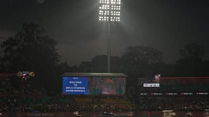 PBKS vs DC: 'जो हमसे टकराएगा चूर-चूर हो जाएगा', धर्मशाला में मैच रद्द होने के बाद बोले दर्शक; देखें रिएक्शंस IPL 2025 PBKS vs DC Fans reacted on calling of match in Dharmshala see reactions
