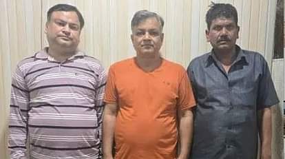 Mathura: डॉक्टर की वसूली के खेल में कैसे शामिल हुआ फार्मासिस्ट? नौ साल से पोस्टमार्टम गृह पर तैनात Pharmacist Mathuresh was posted at the postmortem house for nine years