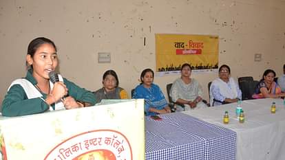 Debate Competition: चिरंजीलाल में हुई अमर उजाला वाद-विवाद प्रतियोगिता, प्रतिभागियों ने बेबाक तरीके से रखी राय Amar Ujala debate competition held in Chiranjilal girls inter college