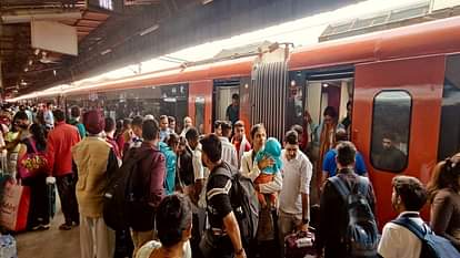 UP: जम्मू जा रहीं ट्रेन खाली, आने वाली गाड़ियों के ठसाठस भरे कोच...बाथरूम तक में बैठकर हो रही घर वापसी Trains coming from Jammu are full, passengers in outgoing trains have reduced