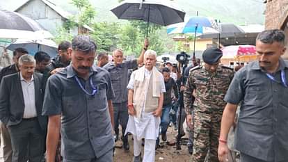 Jammu: पाकिस्तान के असफल हमलों के बाद सीएम अब्दुल्ला ने जम्मू में हालातों का लिया जायजा; उड़ी पहुंचे उपराज्यपाल CM Abdullah arrived to take stock of the situation after Pakistan s failed attacks