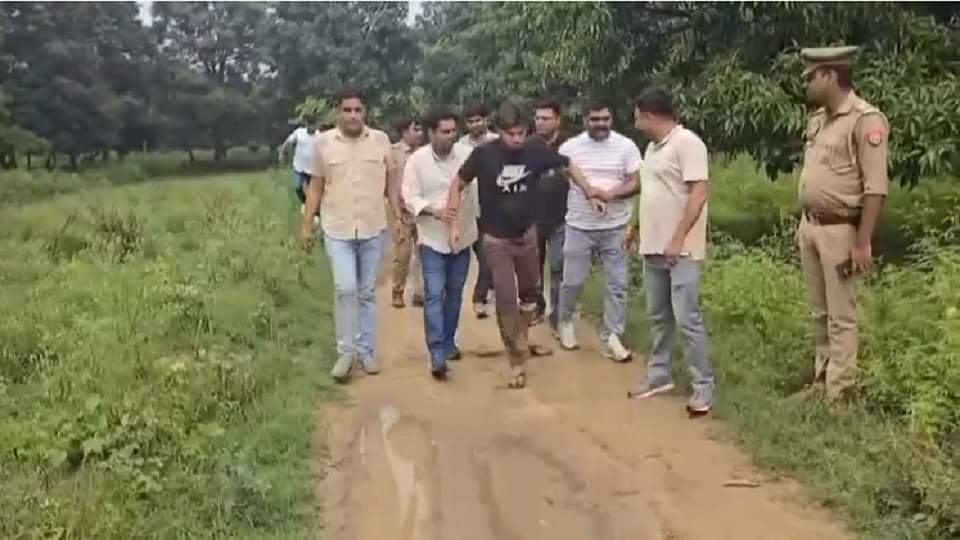 Bulandshahr Case: 'शाम को मिलेंगे', बेटी ने आखिरी बार मां से कहे थे ये शब्द; मंगेतर से इतने बजे हुई लास्ट बात Bulandshahr harassment murder case daughter last spoke to her mother at 2 o clock spoke to her fiance at 6 pm