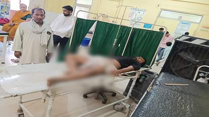 Mathura: दुकान पर खड़े युवक को मारी गोली...हमलावरों ने फायरिंग कर फैलाई दहशत, आरोपियों की तलाश में जुटी पुलिस young man standing at shop was shot attackers spread terror by firing