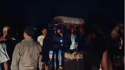 Bihar News: वृद्ध की मौत पर गुस्साए ग्रामीणों ने किया सड़क जाम, पुलिस ने शुरू की जांच Bihar News Angry villagers blocked the road over the death of an old man