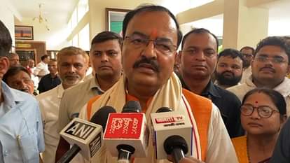 Prayagraj : भारतीय सेना ने पाकिस्तान को बताई उसकी औकात, देश को सेना पर भरोसा Indian army told Pakistan its place, the country trusts the army