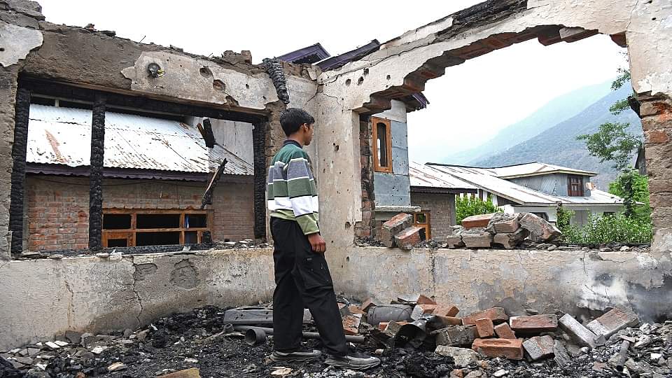 पाकिस्तानी गोलाबारी में पुंछ ने गंवाई 13 जान: हर तरफ पसरा मातम, CM अब्दुल्ला ने किया दौरा; जाना लोगों का हाल 13 people lost their lives in Pakistani shelling in Poonch