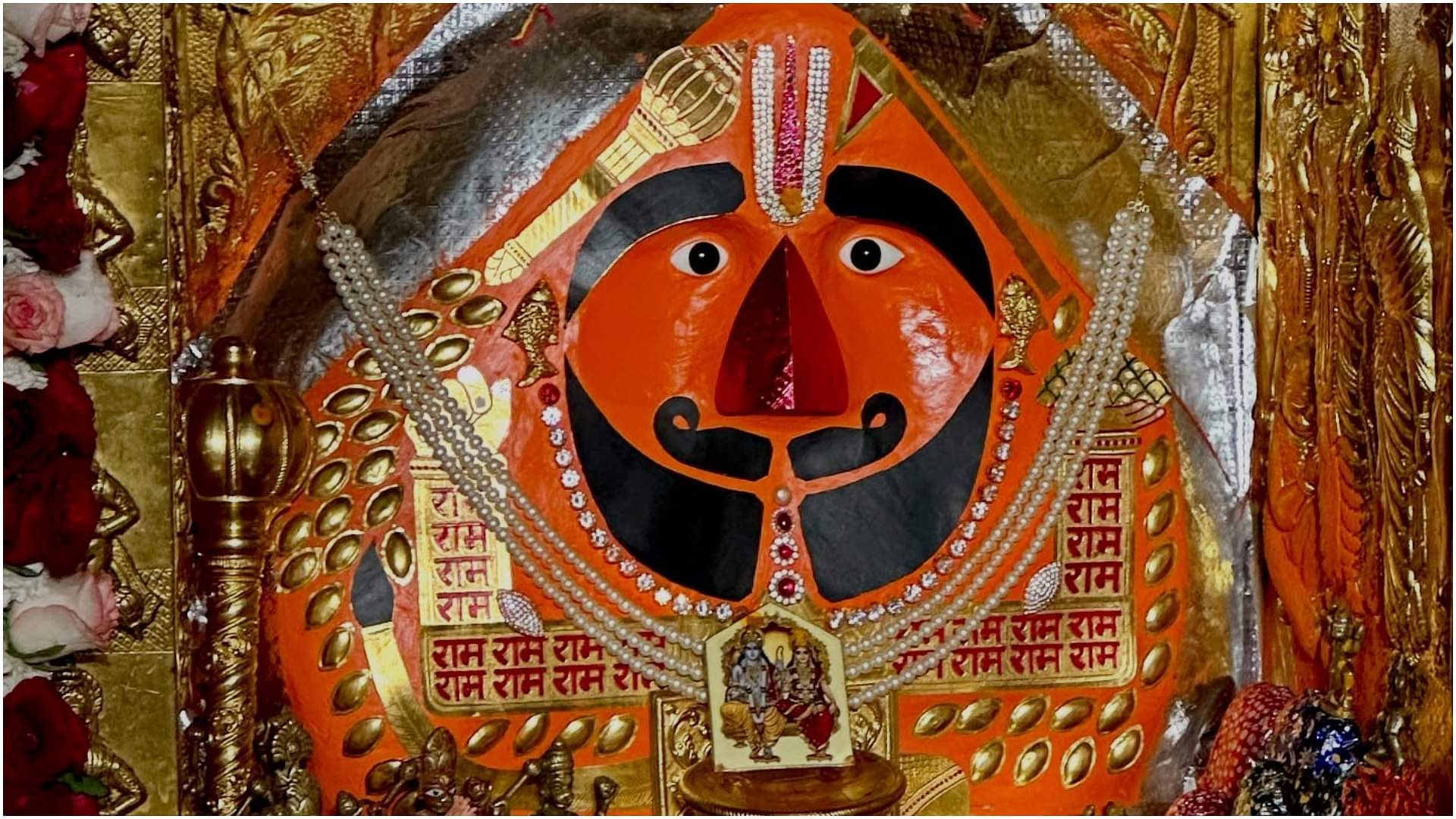 Famous Hanuman Temples: बड़े मंगल पर इन हनुमान मंदिरों के करें दर्शन, भव्य होता है नजारा Bada Mangal 2025 Famous Hanuman Ji Temple To Visit on Bada Mangal Disprj