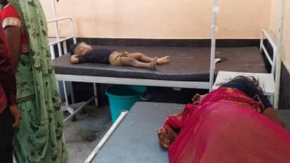 Budaun News: तेज रफ्तार पिकअप की टक्कर से बाइक सवार युवक की मौत, पत्नी-बेटा घायल bike rider dies after being hit by high speed pickup in Budaun