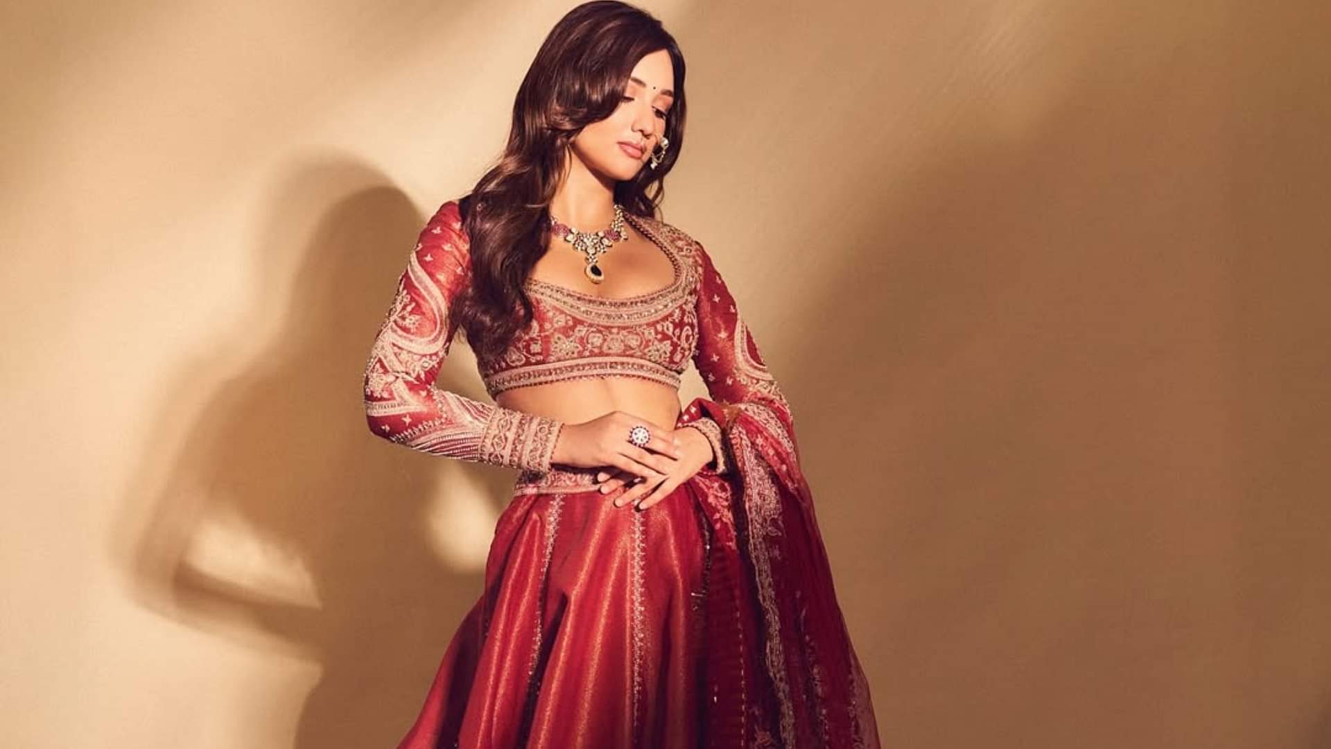 Akanksha Sharma Interview: ट्रेलर देखकर मेरे पापा खुशी से रो पड़े, भाई ने चुपके से बना ली उनकी वीडियो kesari veer actress Akanksha Sharma reveals personal experience of the film with suniel shetty on the set