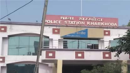 हरियाणा पुलिस व लुटेरों की मुठभेड़: सोनीपत में एक आरोपी गिरफ्तार और दो फरार, स्विफ्ट डिजायर में सवार थे आरोपी Encounter between police and robbers in Kharkhoda, Sonipat, one accused arrested and two absconding