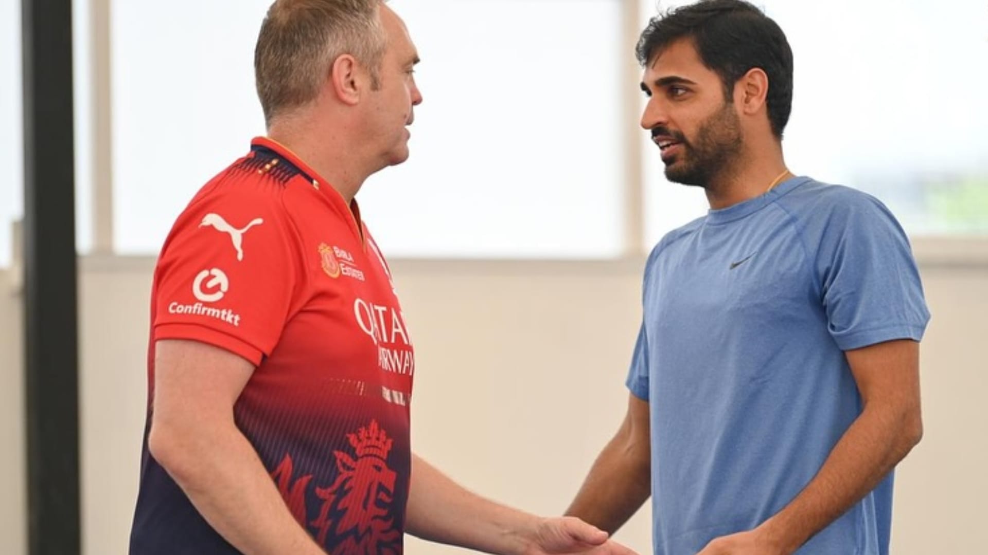 IPL 2025: पिकलबॉल में हाथ आजमाते नजर आए कोहली और अनुष्का, कार्तिक-दीपिका भी दिखे; आरसीबी ने साझा किया पोस्ट Virat Kohli, Anushka Sharma become pickleball partners at RCB team event ahead of IPL match against SRH