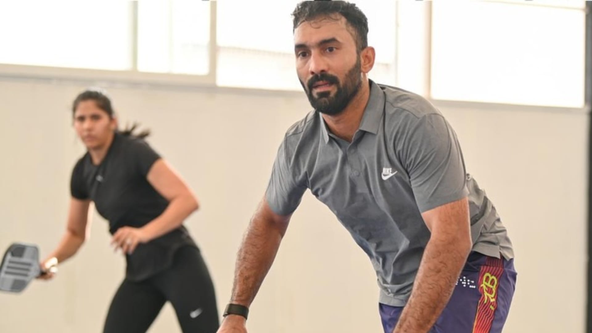 IPL 2025: पिकलबॉल में हाथ आजमाते नजर आए कोहली और अनुष्का, कार्तिक-दीपिका भी दिखे; आरसीबी ने साझा किया पोस्ट Virat Kohli, Anushka Sharma become pickleball partners at RCB team event ahead of IPL match against SRH