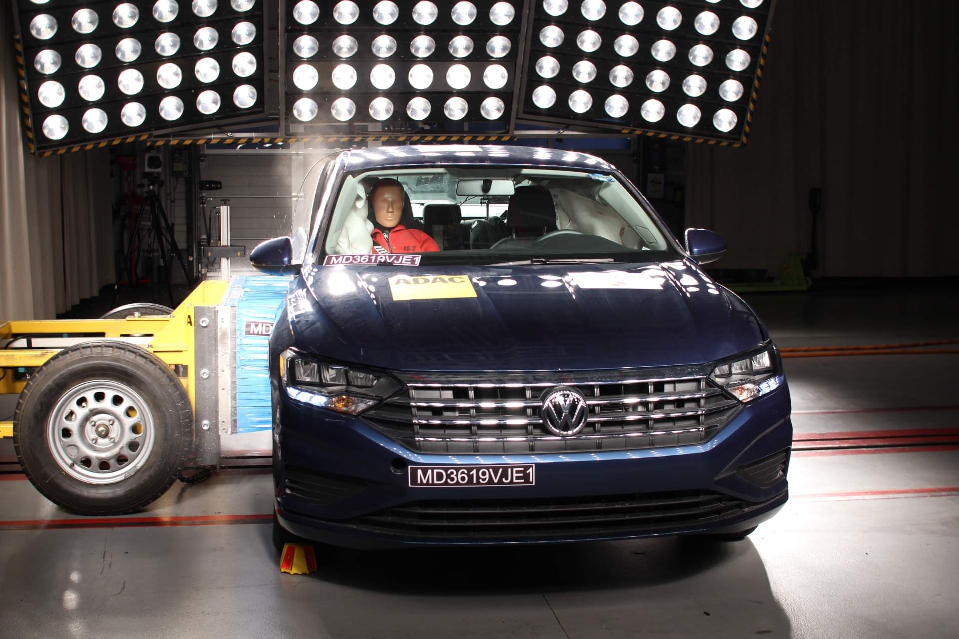 Global NCAP: वाहनों की सुरक्षा पर ग्लोबल एनसीएपी की सख्ती, अब 2-स्टार से ऊपर रेटिंग के लिए जरूरी होगा ये फीचर Global NCAP Makes ESC Mandatory for Cars Seeking 2-Star or Higher Safety Rating