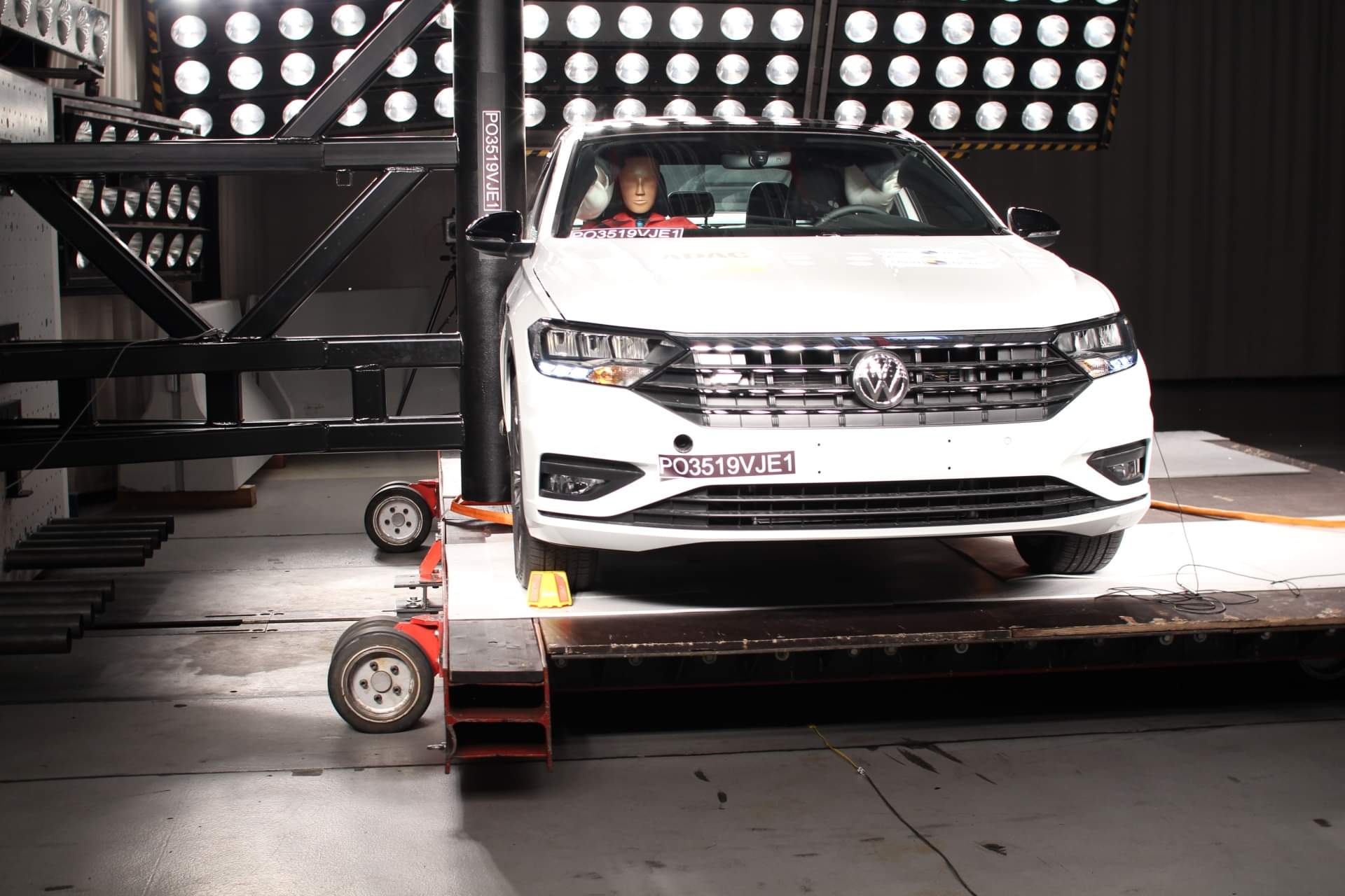 Global NCAP: वाहनों की सुरक्षा पर ग्लोबल एनसीएपी की सख्ती, अब 2-स्टार से ऊपर रेटिंग के लिए जरूरी होगा ये फीचर Global NCAP Makes ESC Mandatory for Cars Seeking 2-Star or Higher Safety Rating