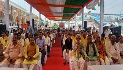 Prayagraj: ऑपरेशन सिंदूर को समर्पित रहा करछना रेलवे स्टेशन का पुनर्विकास कार्यक्रम, पीएम मोदी ने किया लोकार्पण Redevelopment program of Karchana railway station dedicated to Operation Sindoor